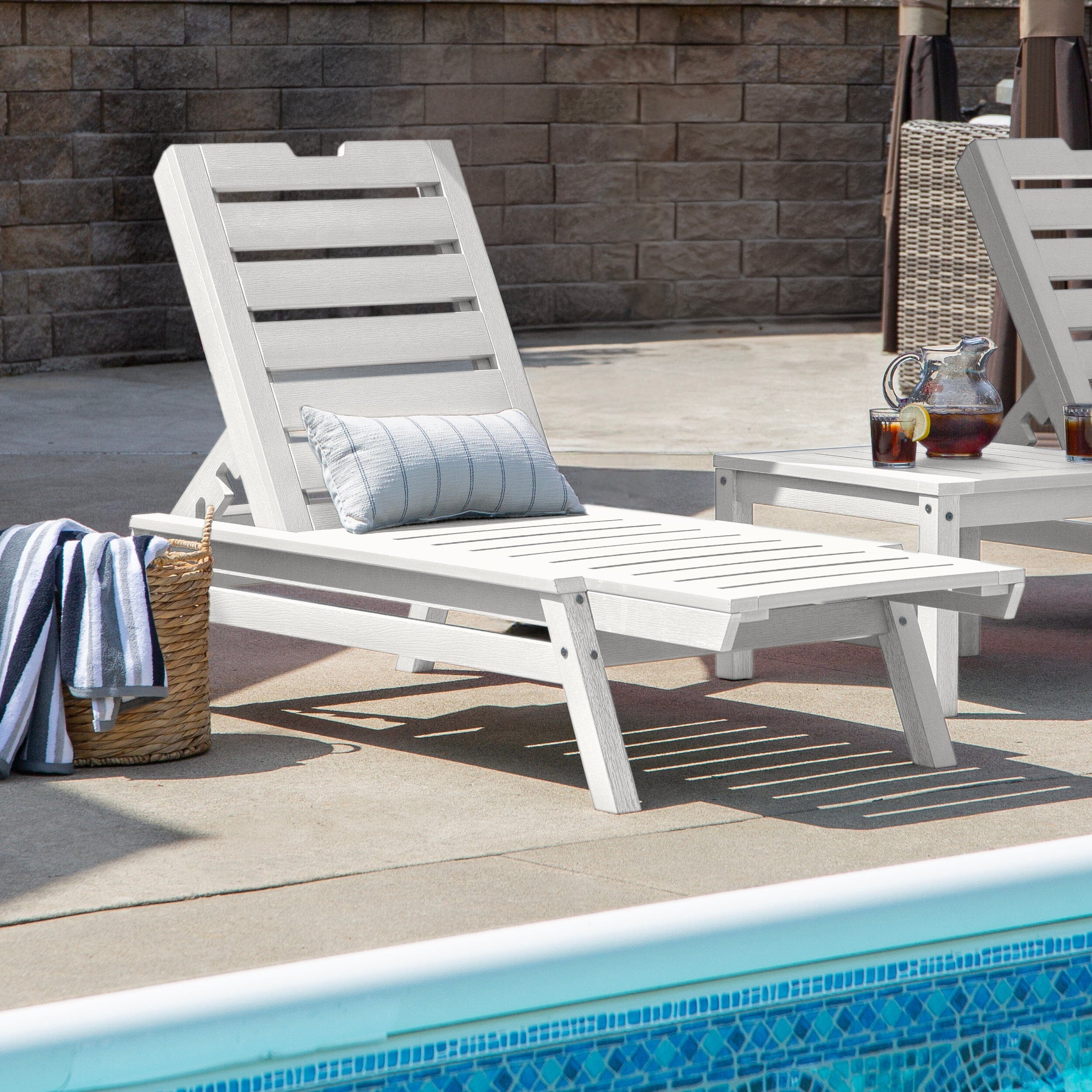 Crestone Chaise Lounge - Image 17