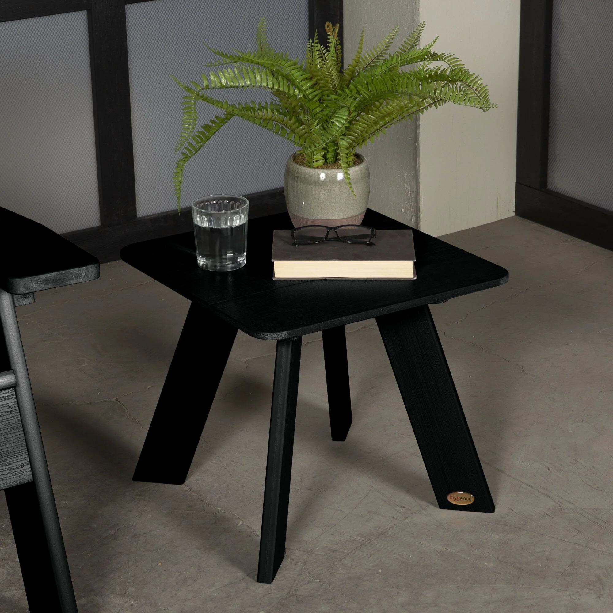 Refurbished Italica Modern Side Table - Image 2